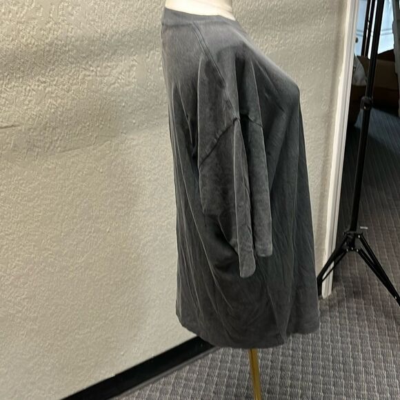 Gray T-Shirt with Heart Graphic - Picture 2 of 4